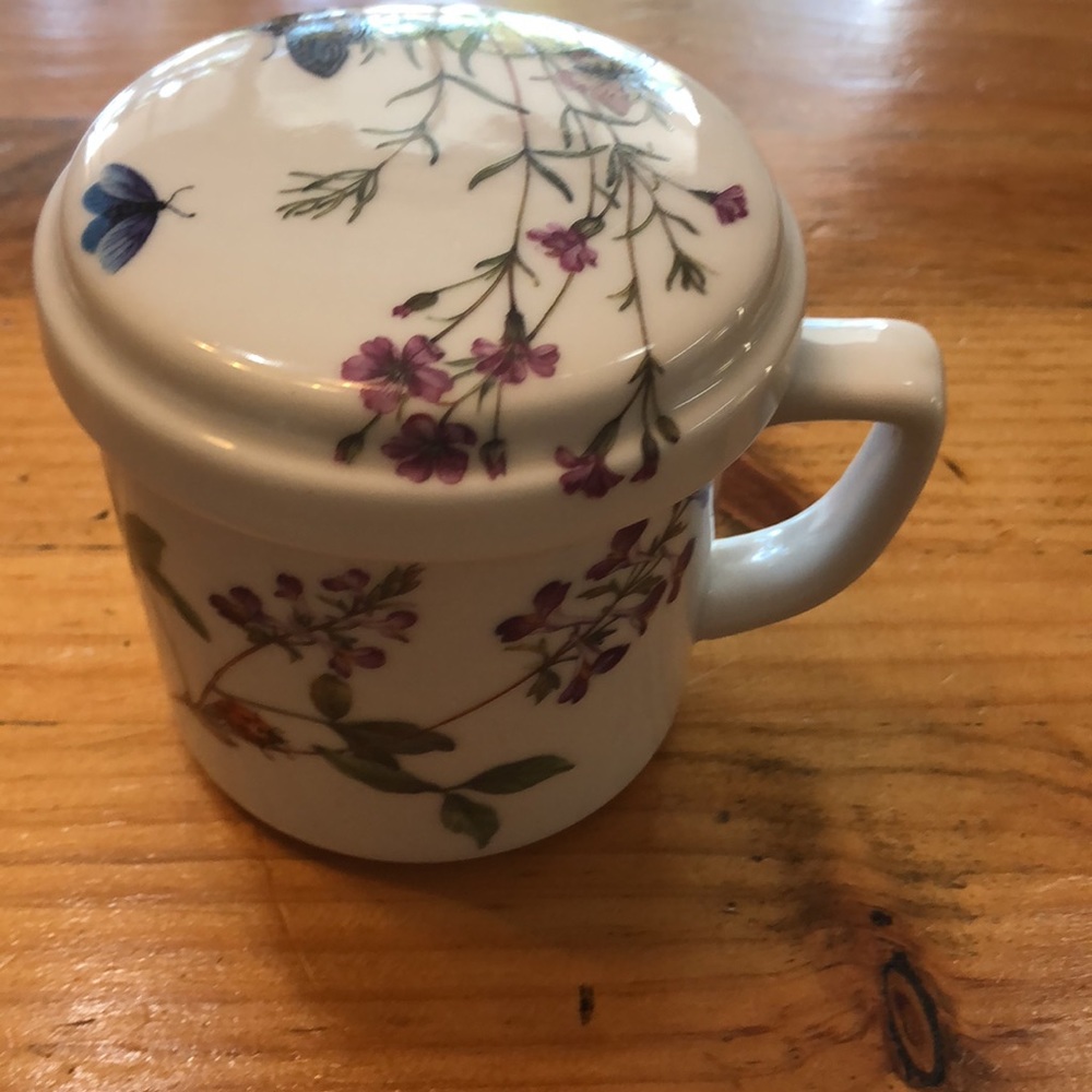 Tea cup with cover Grace’s Teaware